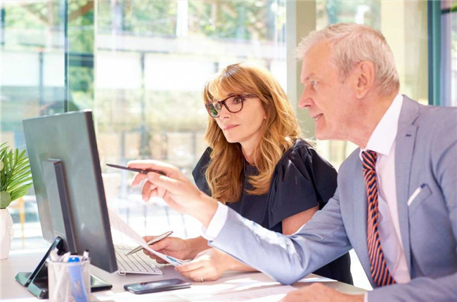 修复家庭裂痕：东莞侦探弥合男人出轨家庭的